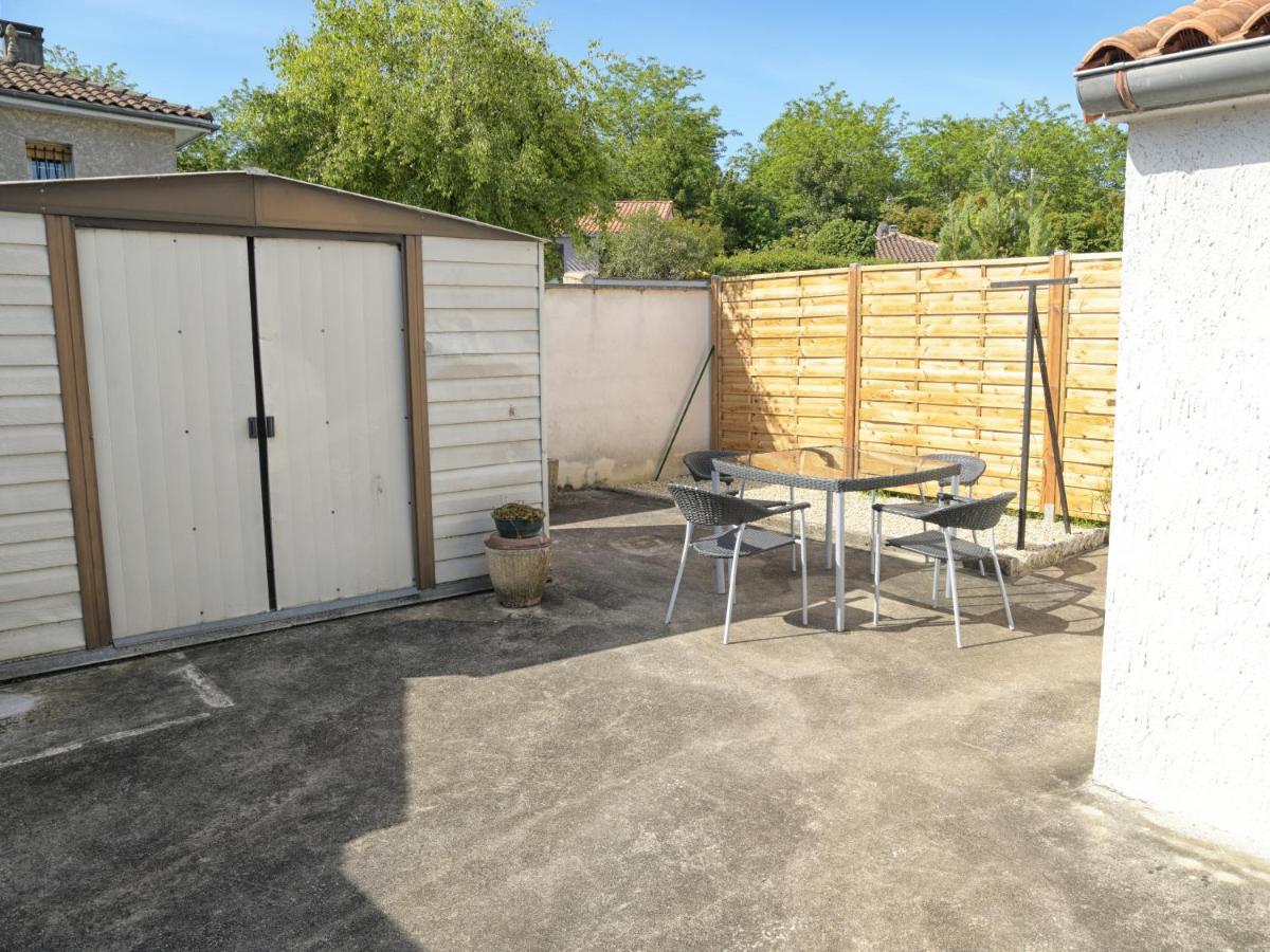 Appartement T2 - 28m2 avec cour, Netflix, stationnement à Angoulême Extérieur photo