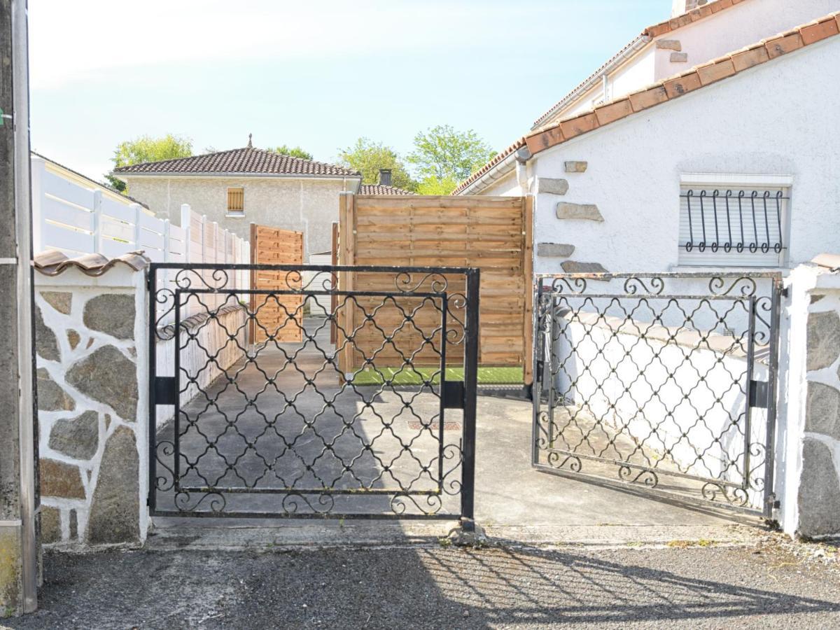 Appartement T2 - 28m2 avec cour, Netflix, stationnement à Angoulême Extérieur photo