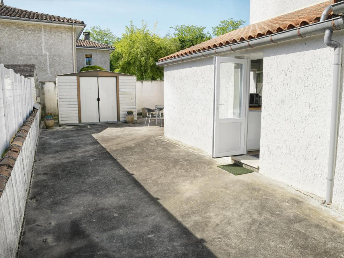 Appartement T2 - 28m2 avec cour, Netflix, stationnement à Angoulême Extérieur photo